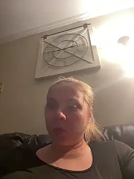 HappyIva online show from November 2025 10:15:02 AM