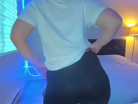 HappyIva online show from December 2025 05:30:01 PM