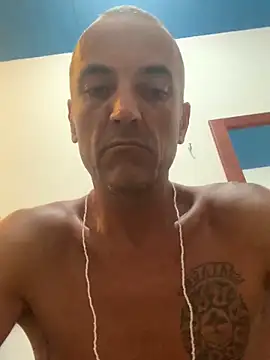 Snapshot of GoloZeusMax chatting on January 2025 09:32:02 PM GoloZeusMax online show from January 2025 09:32:02 PM