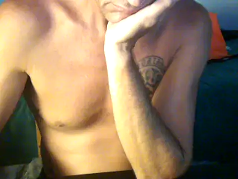 Snapshot of GoloZeusMax chatting on February 2025 04:18:02 AM GoloZeusMax online show from February 2025 04:18:02 AM