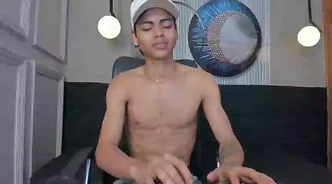 Snapshot of adam_piarse01 chatting on January 2025 06:35:01 AM adam piarse01 online show from January 2025 06:35:01 AM