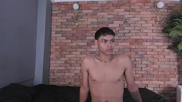 Snapshot of adam_piarse01 chatting on November 2025 06:46:01 AM adam piarse01 online show from November 2025 06:46:01 AM