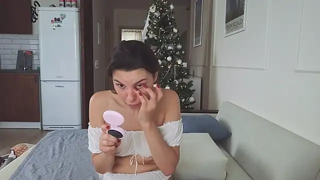 KristineEsme online show from December 2025 05:15:02 AM