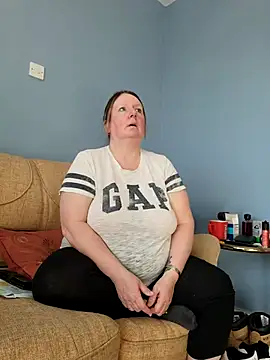 curvy girl71 online show from March 2025 01:48:01 PM