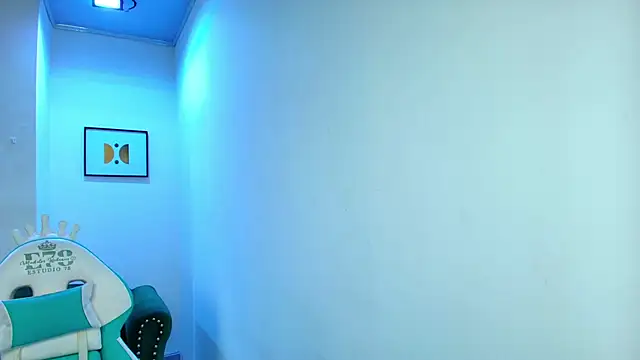 Snapshot of Arianna_sweeet chatting on November 2025 03:18:02 AM Arianna sweeet online show from November 2025 03:18:02 AM