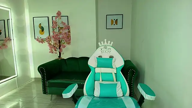 Snapshot of Arianna_sweeet chatting on November 2025 03:27:01 AM Arianna sweeet online show from November 2025 03:27:01 AM