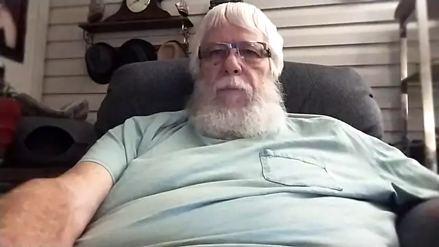 Snapshot of Futura_intx chatting on December 2025 02:09:02 AM Futura intx online show from December 2025 02:09:02 AM