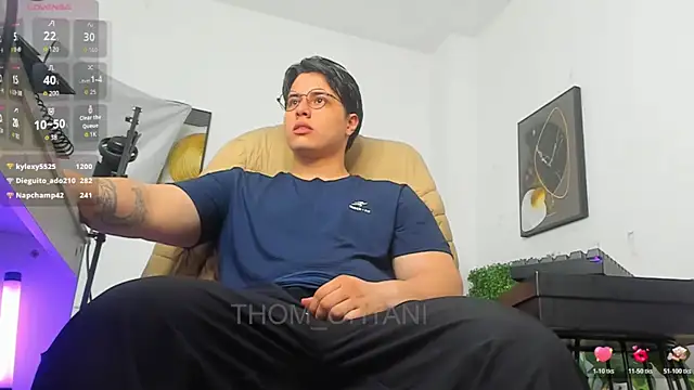 Snapshot of Thom_Ohtani chatting on June 2026 11:05:01 PM Thom Ohtani online show from June 2026 11:05:01 PM