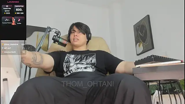 Snapshot of Thom_Ohtani chatting on July 2026 08:15:02 PM Thom Ohtani online show from July 2026 08:15:02 PM