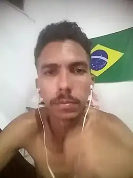 MagrinhoSaradoo online show from February 2025 12:11:01 PM