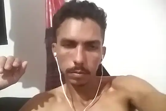 MagrinhoSaradoo online show from February 2025 01:02:01 PM