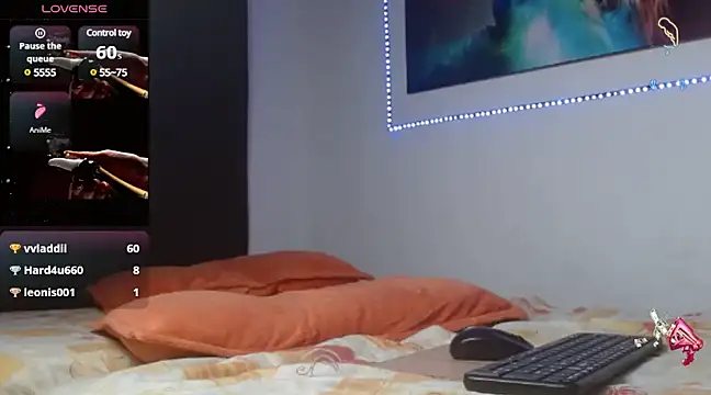 Snapshot of fabyana-queen chatting on January 2025 06:43:01 PM fabyana-queen online show from January 2025 06:43:01 PM