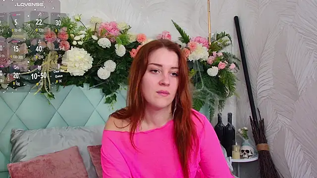 Snapshot of EllieGarson chatting on October 2025 05:28:01 PM EllieGarson online show from October 2025 05:28:01 PM