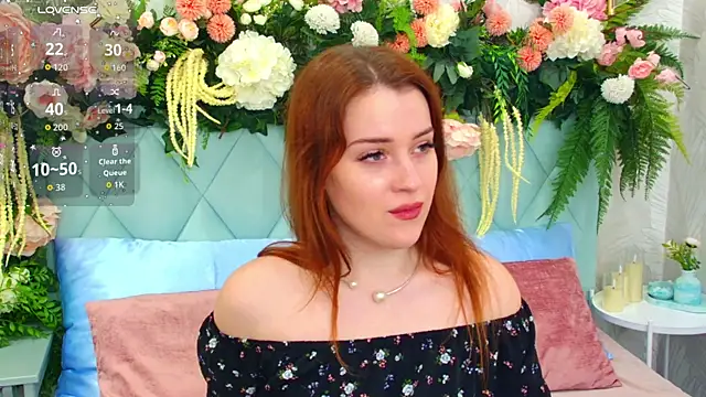 Snapshot of EllieGarson chatting on November 2025 05:01:02 PM EllieGarson online show from November 2025 05:01:02 PM