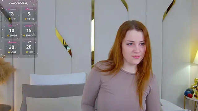 Snapshot of EllieGarson chatting on November 2025 05:08:01 PM EllieGarson online show from November 2025 05:08:01 PM