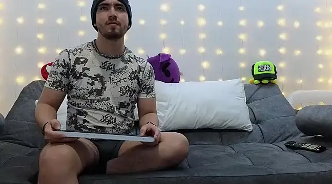 Snapshot of ErickBrant chatting on January 2025 02:11:01 AM ErickBrant online show from January 2025 02:11:01 AM