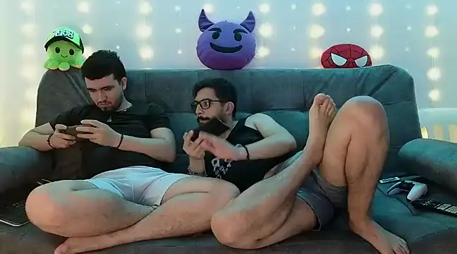 Snapshot of ErickBrant chatting on January 2025 03:33:01 AM ErickBrant online show from January 2025 03:33:01 AM