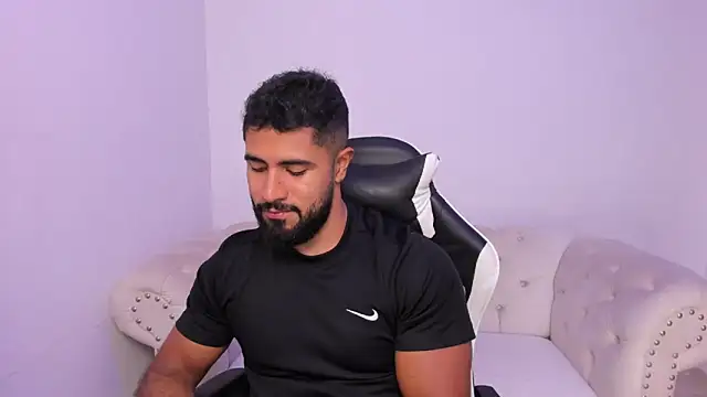 Santiago huntt online show from February 2026 08:18:02 PM