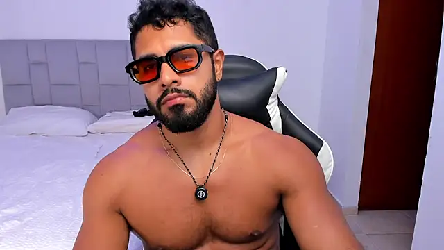 Santiago huntt online show from April 2026 09:15:02 PM