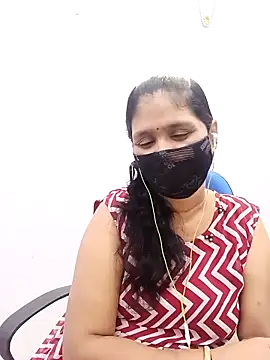 Snapshot of Lucky-Deepthi chatting on February 2025 04:57:01 PM Lucky-Deepthi online show from February 2025 04:57:01 PM