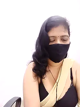 Snapshot of Lucky-Deepthi chatting on October 2025 01:22:01 AM Lucky-Deepthi online show from October 2025 01:22:01 AM