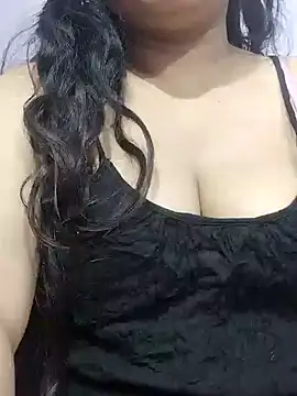 Snapshot of BigAssSarah chatting on January 2025 10:08:02 PM BigAssSarah online show from January 2025 10:08:02 PM