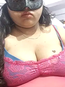 Snapshot of BigAssSarah chatting on October 2025 09:45:01 PM BigAssSarah online show from October 2025 09:45:01 PM