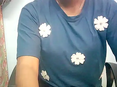 Snapshot of Barbie_183 chatting on March 2026 06:19:02 AM Barbie 183 online show from March 2026 06:19:02 AM