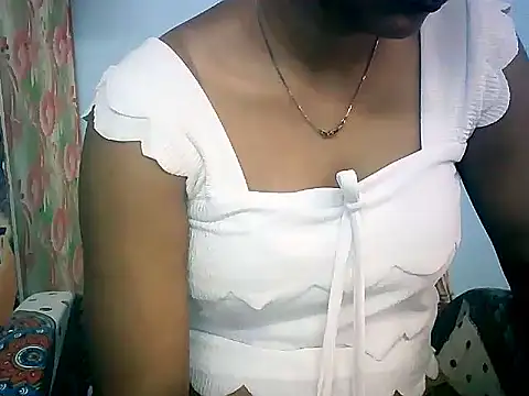 Snapshot of Barbie_183 chatting on April 2026 05:43:02 AM Barbie 183 online show from April 2026 05:43:02 AM