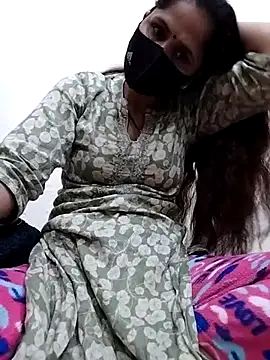 Snapshot of priyancyfun chatting on February 2025 12:28:01 PM priyancyfun online show from February 2025 12:28:01 PM