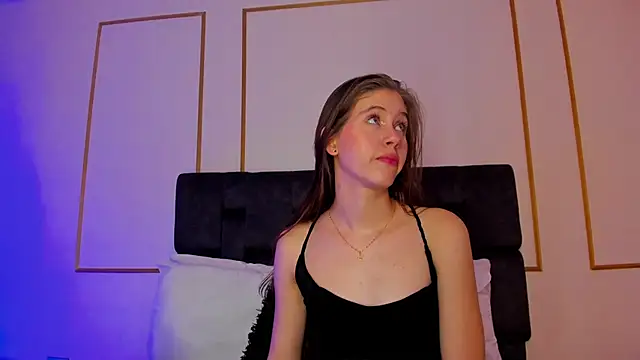 Snapshot of sara__jones_gh chatting on February 2025 10:42:01 PM sara jones gh online show from February 2025 10:42:01 PM