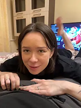 Alexandria Balenciaga online show from January 2025 01:21:02 AM