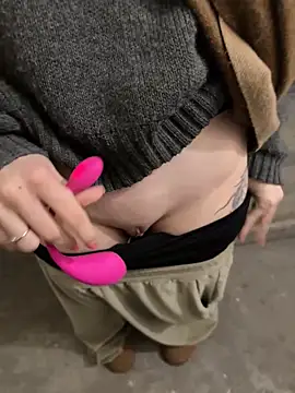 Alexandria Balenciaga online show from January 2025 10:15:02 PM