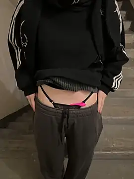 Alexandria Balenciaga online show from January 2025 08:02:02 PM