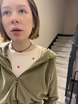 Alexandria Balenciaga online show from February 2025 08:10:01 PM