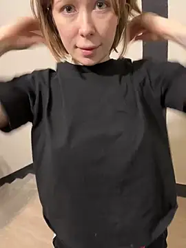 Alexandria Balenciaga online show from February 2025 11:30:01 PM