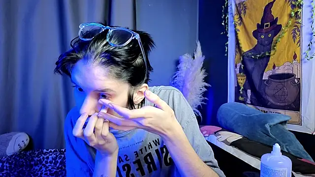 Snapshot of Hyeon_Jin chatting on January 2025 08:53:02 PM Hyeon Jin online show from January 2025 08:53:02 PM