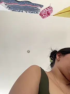 MilaRux online show from March 2025 04:10:01 PM