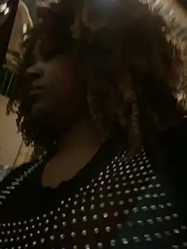 Snapshot of Aliana_Ross chatting on February 2025 12:21:02 PM Aliana Ross online show from February 2025 12:21:02 PM