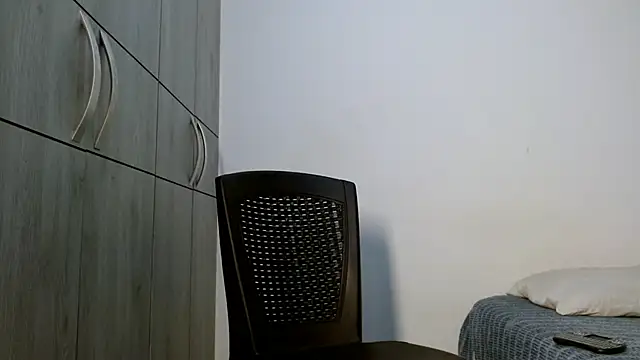 lonelydick2002 online show from October 2025 10:28:02 AM