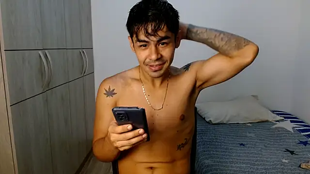 lonelydick2002 online show from November 2025 04:15:02 AM