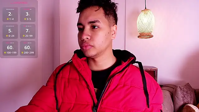 Snapshot of AlecLightwood_ chatting on December 2025 05:46:01 AM AlecLightwood online show from December 2025 05:46:01 AM