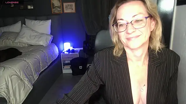 Snapshot of boeslaboes1 chatting on November 2025 01:27:01 AM boeslaboes1 online show from November 2025 01:27:01 AM