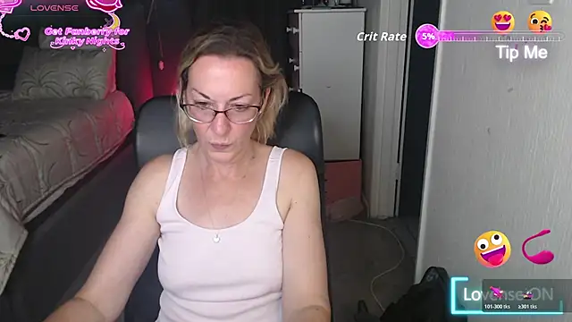 Snapshot of boeslaboes1 chatting on December 2025 06:25:01 PM boeslaboes1 online show from December 2025 06:25:01 PM