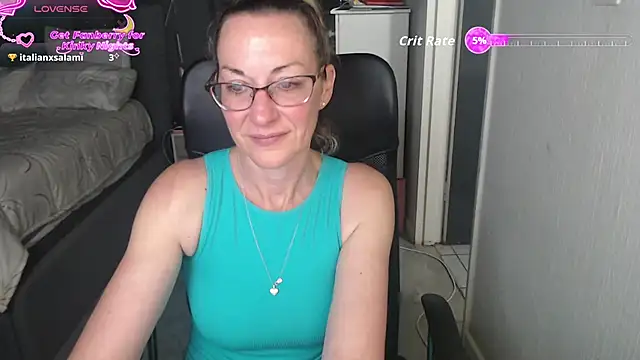 Snapshot of boeslaboes1 chatting on December 2025 06:17:01 PM boeslaboes1 online show from December 2025 06:17:01 PM