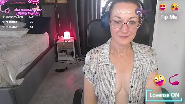 Snapshot of boeslaboes1 chatting on December 2025 02:33:01 PM boeslaboes1 online show from December 2025 02:33:01 PM