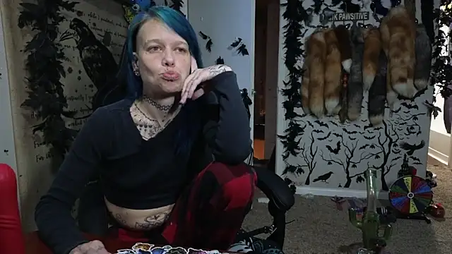 Snapshot of trashbrat chatting on November 2025 09:08:02 AM trashbrat online show from November 2025 09:08:02 AM