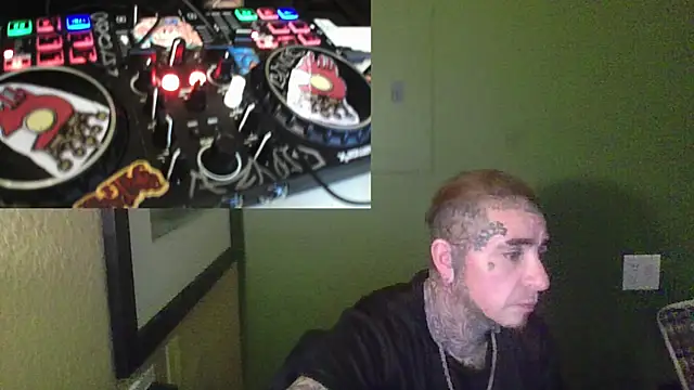 Snapshot of justthetip4209 chatting on March 2025 10:10:01 PM justthetip4209 online show from March 2025 10:10:01 PM