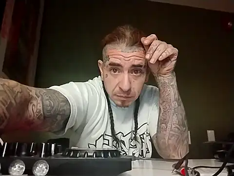 Snapshot of justthetip4209 chatting on March 2025 12:34:01 PM justthetip4209 online show from March 2025 12:34:01 PM