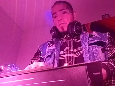 Snapshot of justthetip4209 chatting on October 2025 06:11:02 AM justthetip4209 online show from October 2025 06:11:02 AM